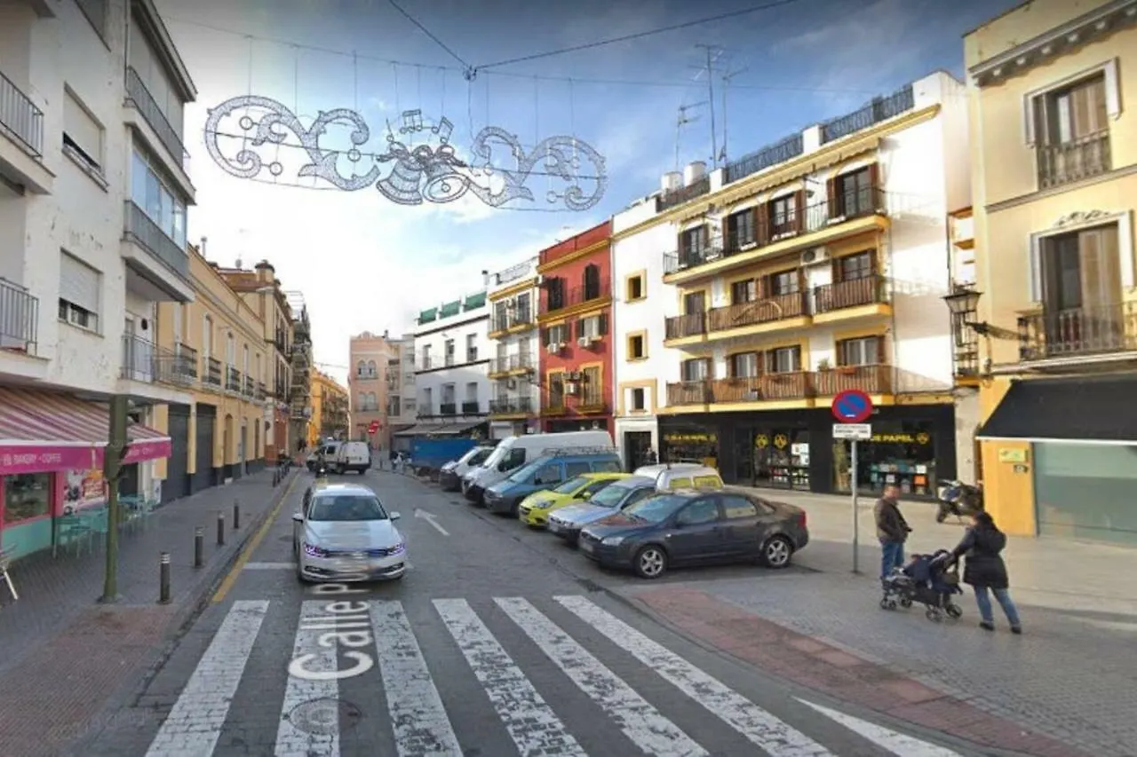 Muro Center Seville 0*,